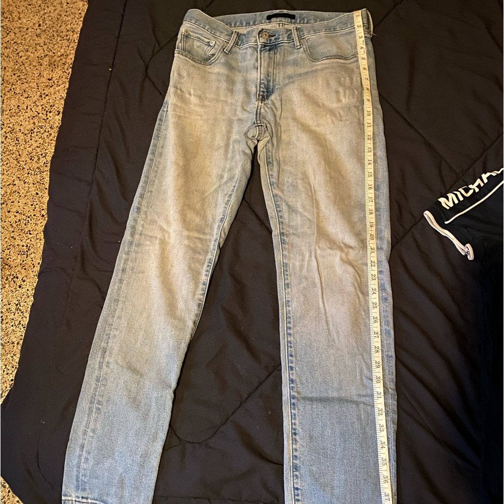 Light blue jeans by UNIQLO size 31/32